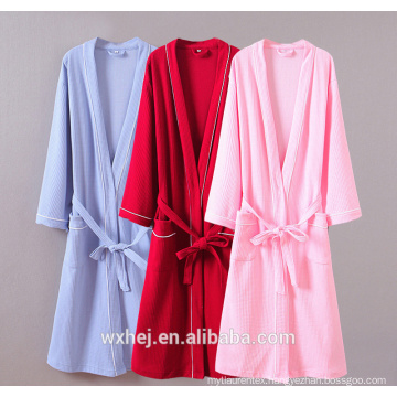 Wholesale high quality solid color 50/50 poly cotton waffle Hotel/home bathrobe